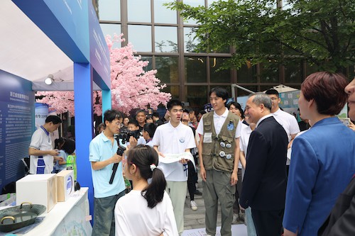如意直播
科普服务团队成果亮相2024年浙江省“全国科技活动周”活动展示，受到省领导肯定