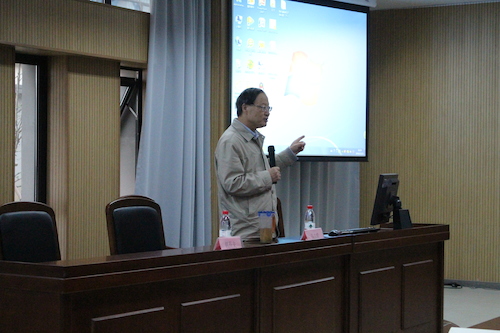 2、马志明院士为师生答疑